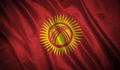 Жители Бишкека вышли на акцию против изменения флага Кыргызстана