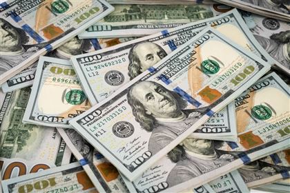 Доллар продолжает падать на торгах в Казахстане