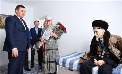 Ветерану ВОВ из Кызылординской области земляки подарили на 100-летие трехкомнатную квартиру