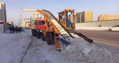 В Астане в уборке снега задействовали более 2500 рабочих