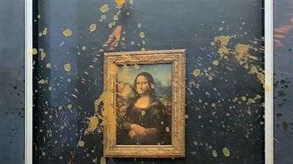 Инцидент в Лувре: экоактивисты облили "Мону Лизу" супом