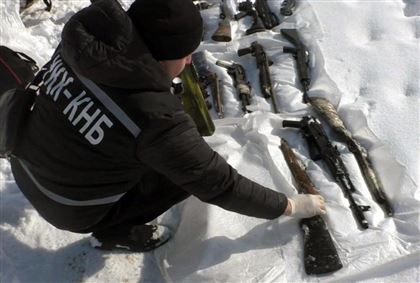 В Алматы обнаружили схрон с оружием