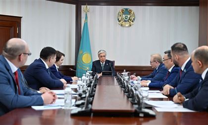 Президент провел встречу с руководителями парламентских фракций