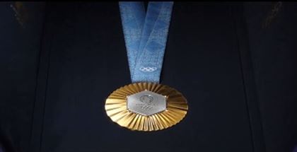 Казахстанским спортсменам показали дизайн медалей на Олимпиаде в Париже