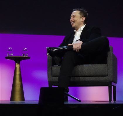Илон Маск хочет отказаться от мобильной связи