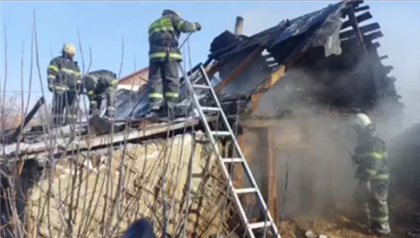 В Павлодаре при пожаре в частном доме погиб человек