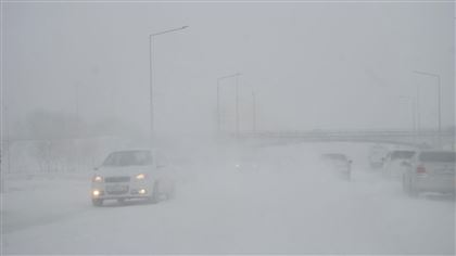 В Абайской области из-за ухудшения погоды дорожники переведены на усиленный режим работы