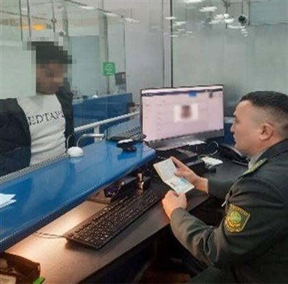 Иностранцев с поддельными паспортами задержали в аэропорту Алматы
