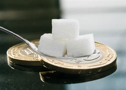 В Казахстане осел «серый» сахар из России: стоит ли ждать повторения сахарного коллапса