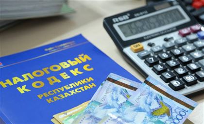 Нужно сдать декларацию: казахстанцы получают SMS от налоговой