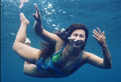 Казахстанка погружается на 45 метров под воду с задержкой дыхания: она собирается установить рекорд