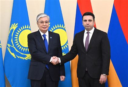 Касым-Жомарт Токаев провел встречу с Председателем Парламента Армении 