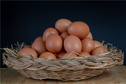 Скоро Пасха: врачи рассказали, сколько яиц можно съесть за один раз