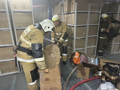 В Алматы произошел пожар в одном из частных складских помещений
