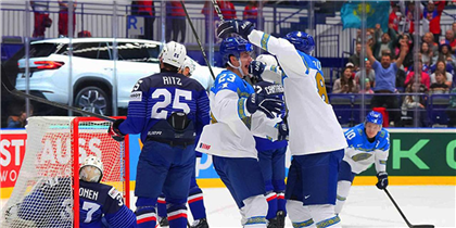 Сборная Казахстана победила французов в первом туре чемпионата мира по хоккею