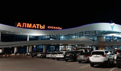 В аэропорту Алматы за курение оштрафовали гражданина Китая 