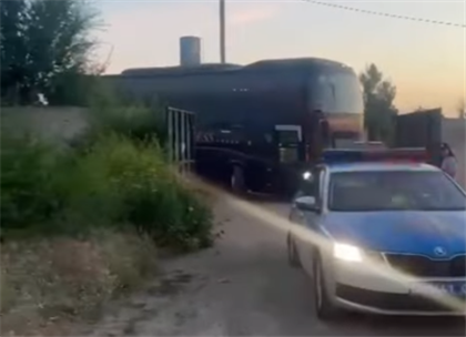 36 человек вез автобус с подложными номерами в Жамбылской области