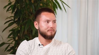 Казахстанский футболист вынужден подрабатывать на базаре: ему мало зарплаты в миллион тенге