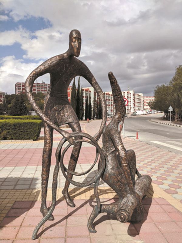 Скульптура Оразбека Есенбаева