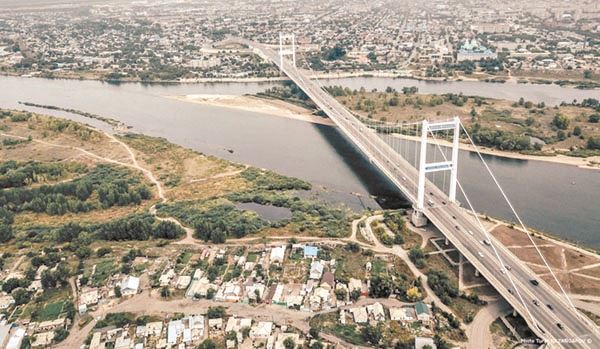 В октябре в Семипалатинске открыли единственный в СНГ и 17-й в мире подвесной мост. Эта переправа через Иртыш – аналог подвесного моста через Босфор