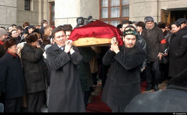 Похороны председателя правления «ТуранАлема» Ержана Татишева