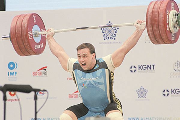 В ноябре Алматы принимал чемпионат мира по тяжелой атлетике, на котором Илья Ильин установил уникальное достижение. Фото Тахира САСЫКОВА