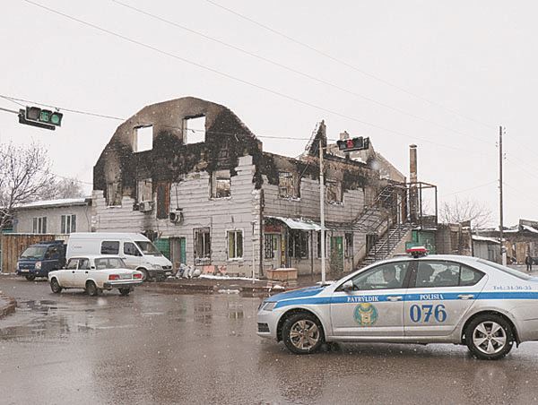 Вечером 7 февраля в селе Масанчи Кордайского района Жамбылской области начались погромы. Фото Тахира САСЫКОВА