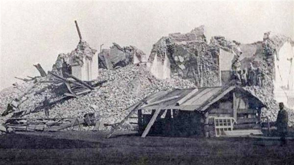 Землетрясение в верном уничтожило много каменных зданий, но деревяные лачуги стихия пощадила