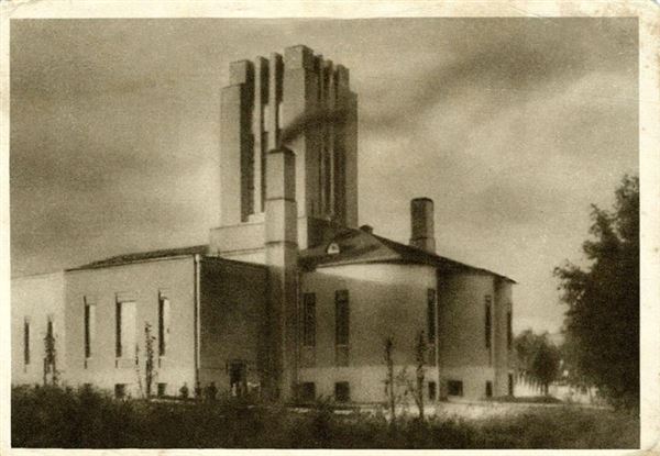 Первое здание крематория в СССР. По замыслу архитектора оно должно было напоминать церковь